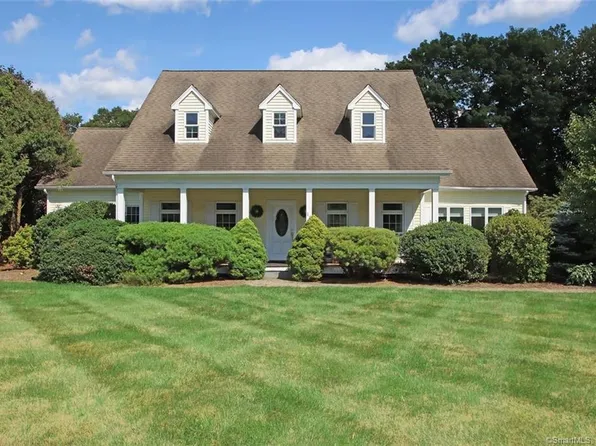 18 River View Lane, Woodbury, CT 06798