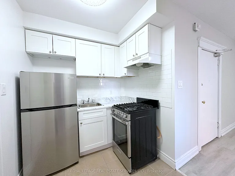 7 Glen Rd #2 — Photo 4