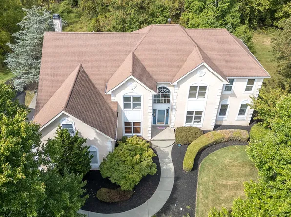 1255 Bridle Estates Dr, Yardley, PA 19067