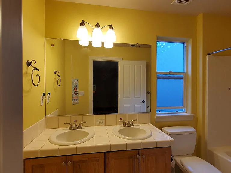 Upstairs hall bath