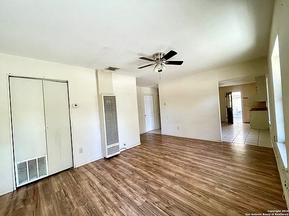 4th image of 510 Benrus Blvd