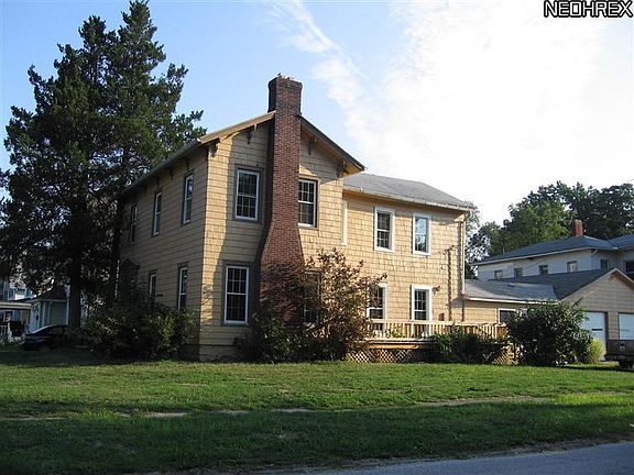 3rd image of 209 S Eagle St