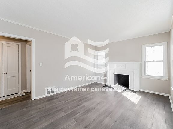 736891_002_wm_-_living_room_13214836.jpg