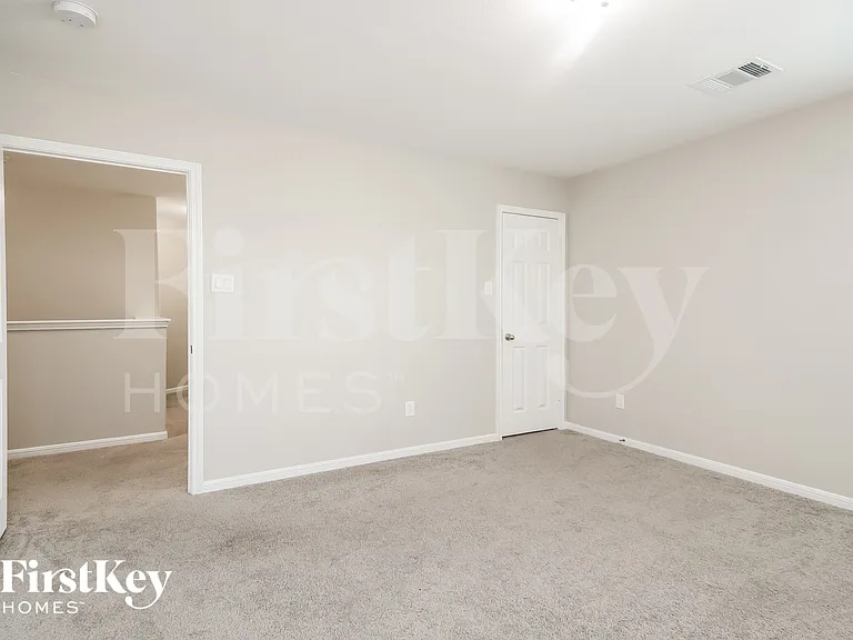 9207 Penfield Dr — Photo 11