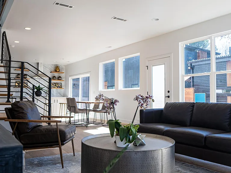 612 S Willow Ave — Photo 3