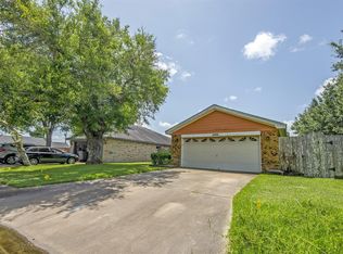 2400 Hedgerose Ln, Bay City, TX 77414