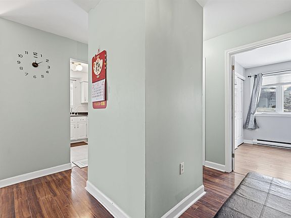 5th image of 131 Farnham Gate Rd #201