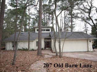 207 Old Barn Ln, Holly Lake Ranch, TX 75765