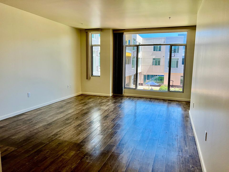 2nd image of 2563 Park Blvd
