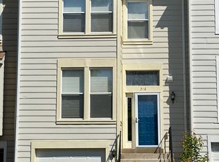 516 Dakota Dr #1, Herndon, VA 20170
