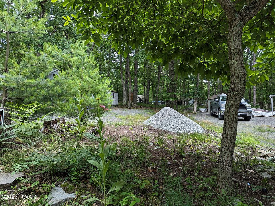 2nd image of 122 Wappinger Ln