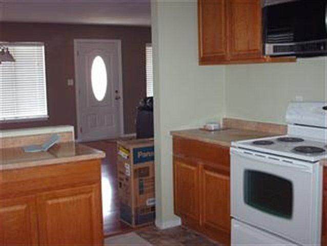 2nd image of 520 Foothill Dr