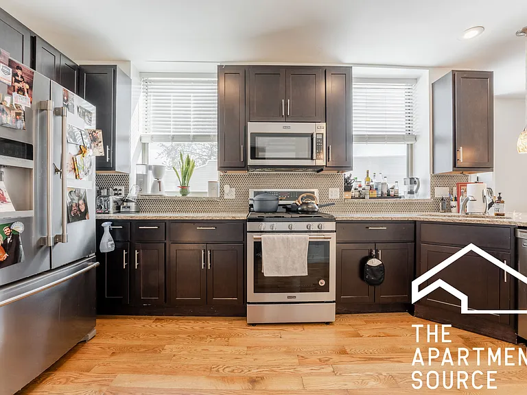 1806 W Grand Ave #2E — Photo 4