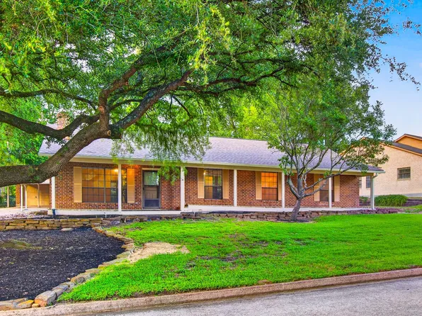107 Greenbriar Dr, Montgomery, TX 77356