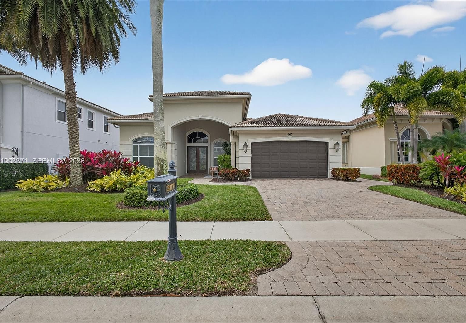 307 Charroux Dr