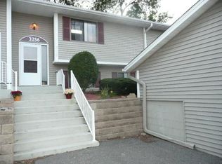 3256 Dodd Ln, Eagan, MN 55121