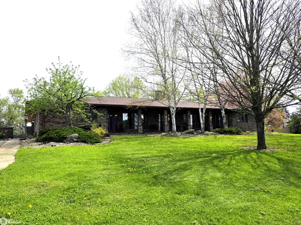 1866 Timber Ave, Charles City, IA 50616