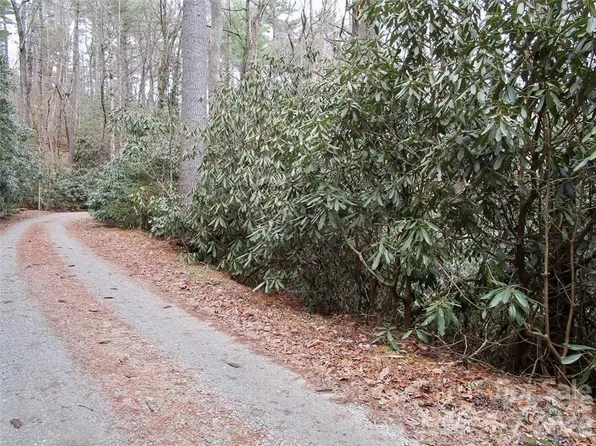 21 Toxaway Falls Dr, Lake Toxaway, NC 28747