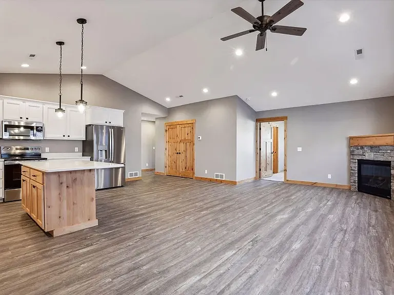 150 Steelhead Dr — Photo 2