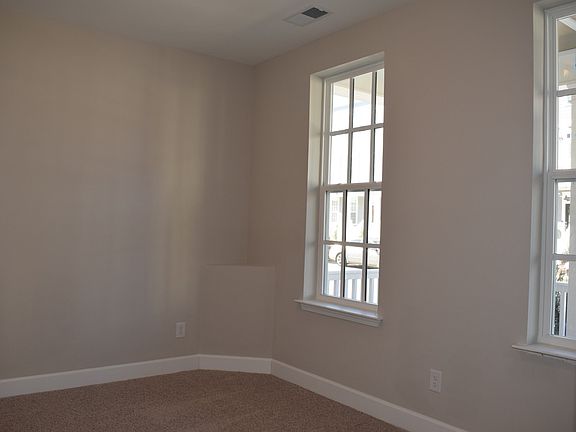 4th image of 616 Heck Ln