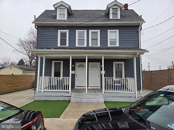 2nd image of 16-18 E Washington St