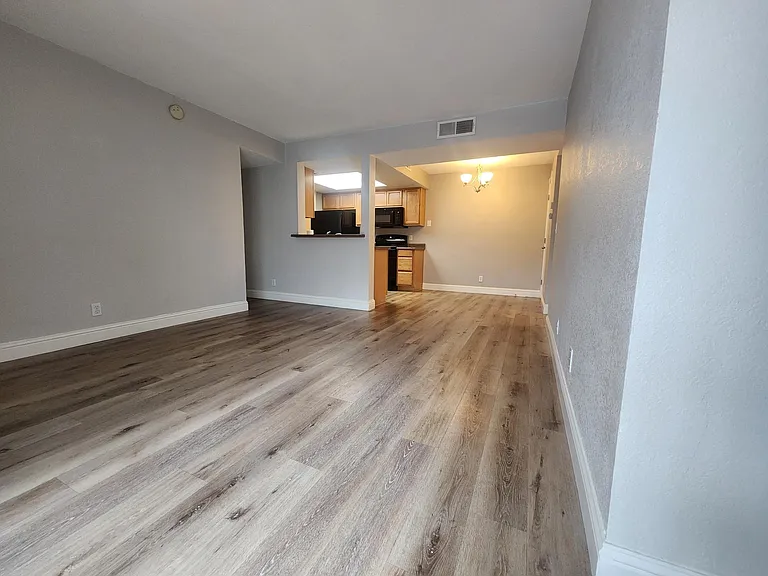 555 Patriot Blvd #217 — Photo 8
