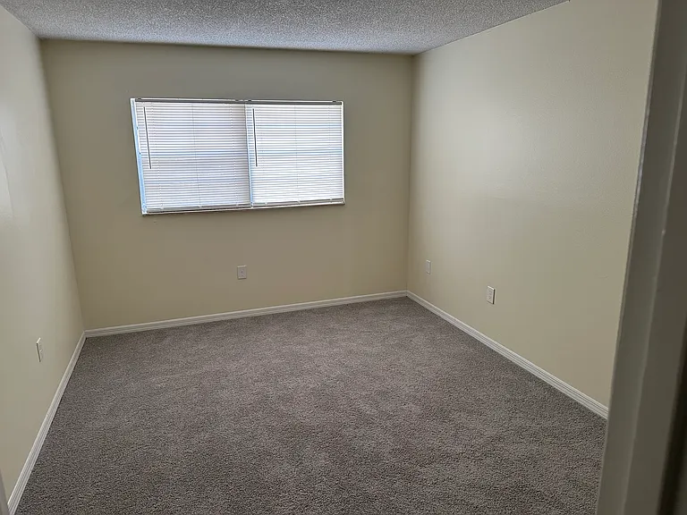 940 S Lakeshore Way #B6 — Photo 2