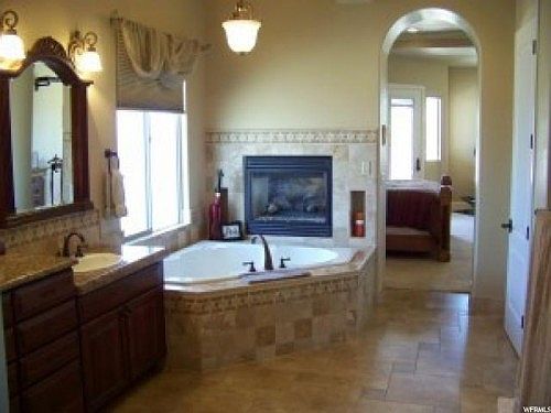 5th image of 2328 S Southgate Hills Dr