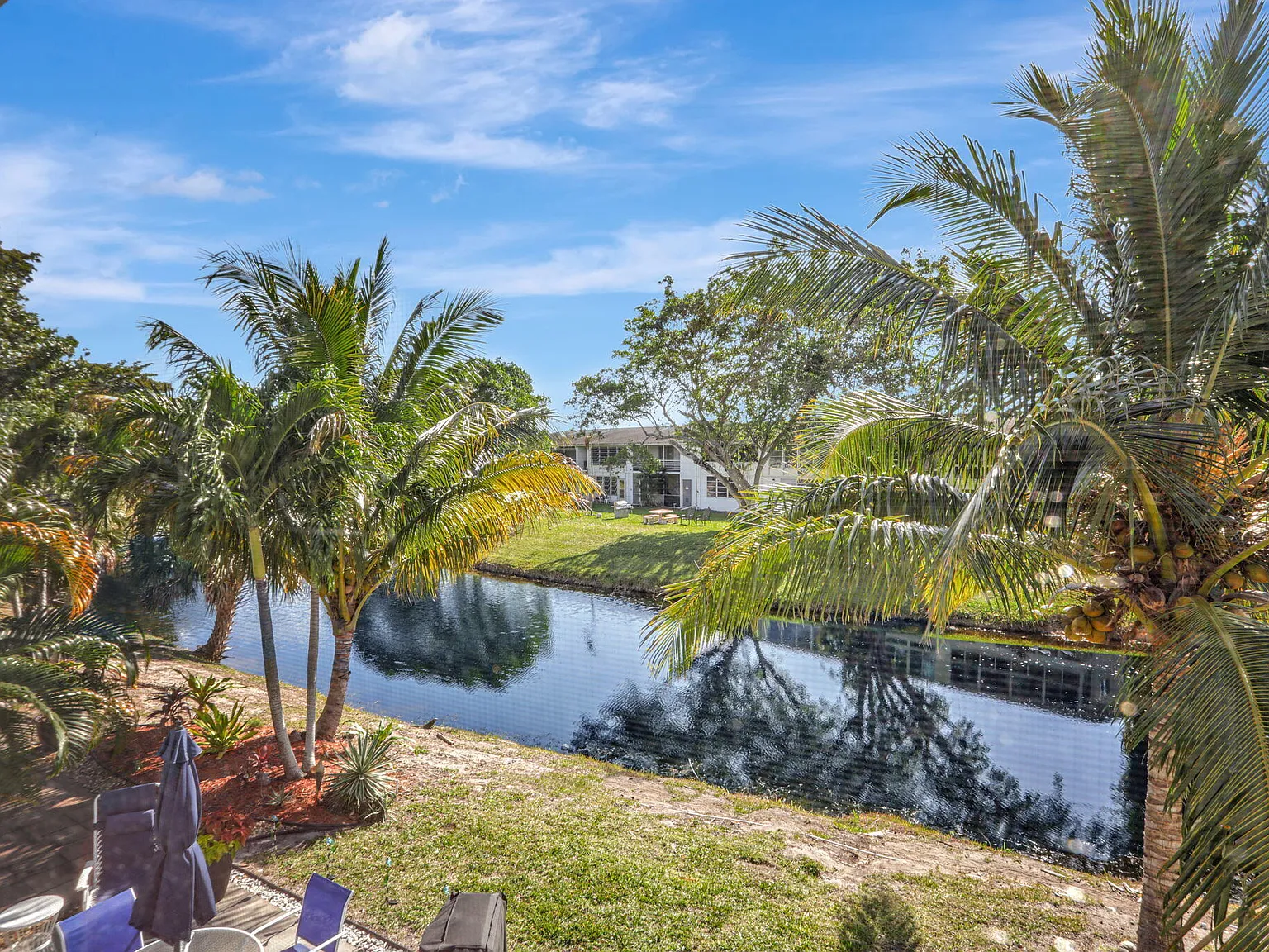 1 bed, 1.0 bath, 585 sqft, $1,800 — Photo 2