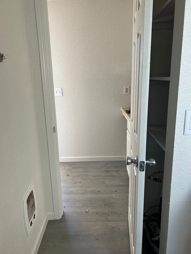 3801 Sherman Lane — Photo 4