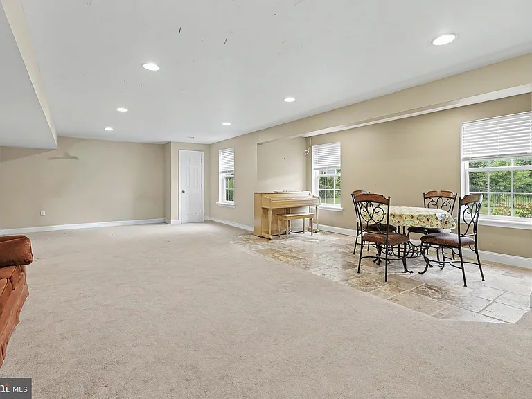 228 Leffler Cir — Photo 56