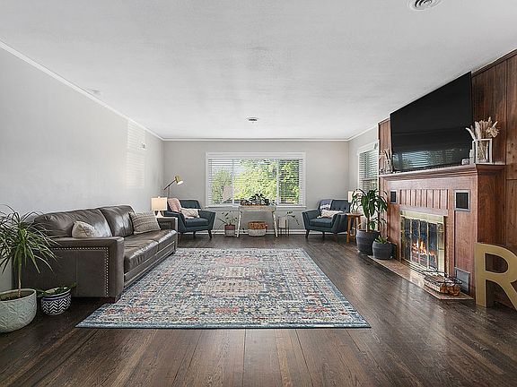 2nd image of 111 Moss Ave