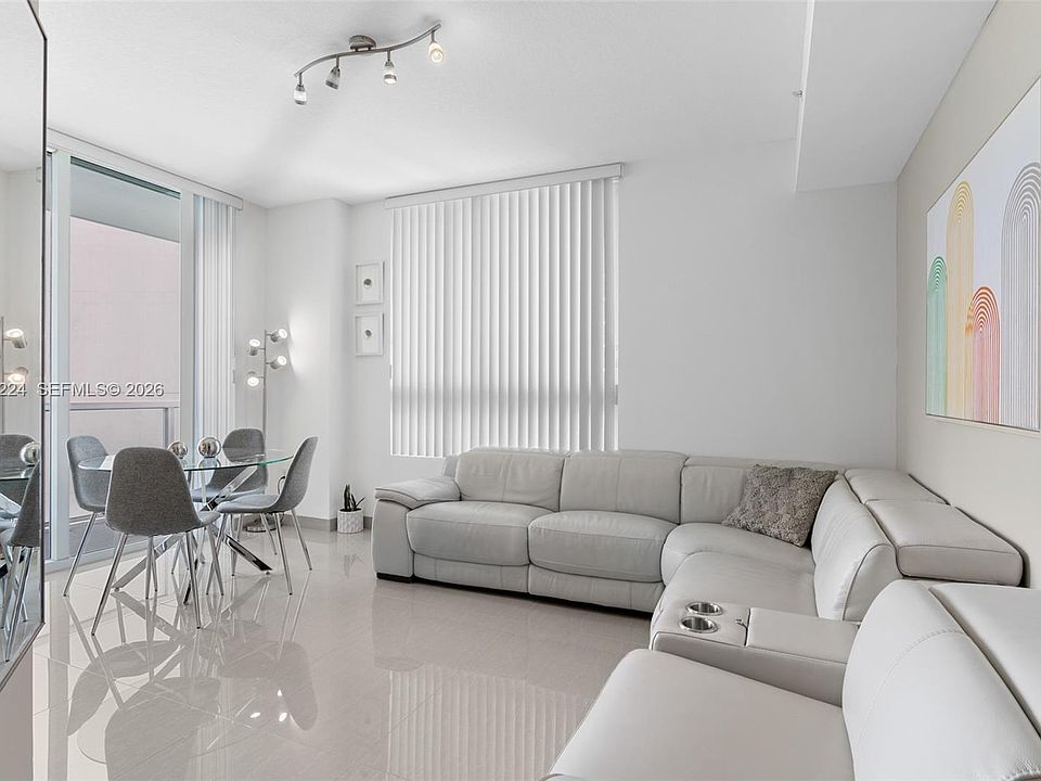 1st image of 1900 N Bayshore Dr APT 1505
