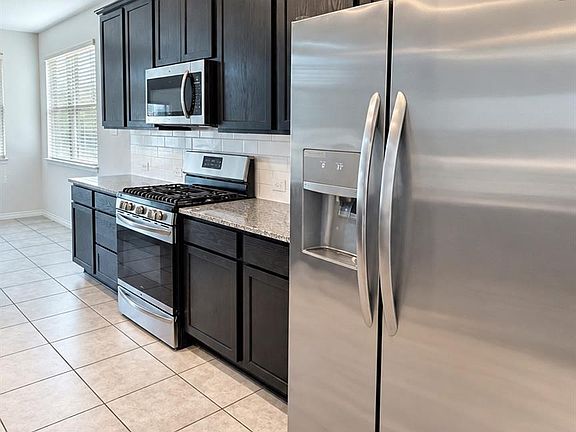4th image of 5820 Melville Ln