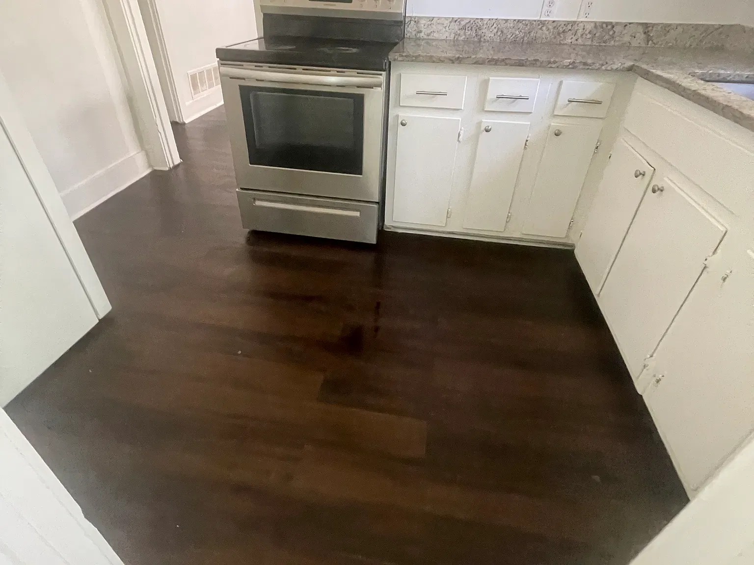 3 bed, 1008 sqft, $1,200 — Photo 3