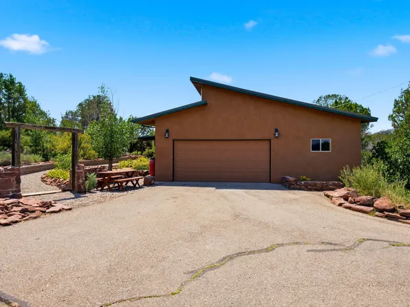 54 Baillo Dr, Tijeras, NM 87059