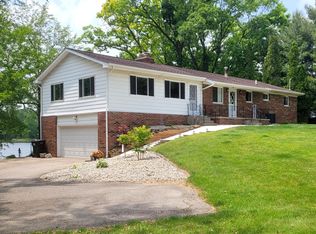 306 E Ridge Dr, Brooklyn, MI 49230