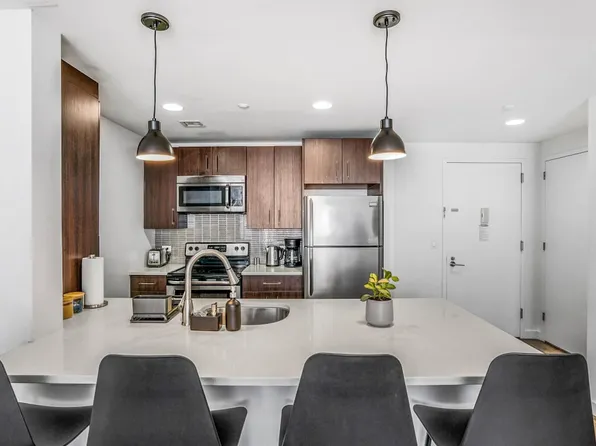 260 West 26th Street image 3 of 27