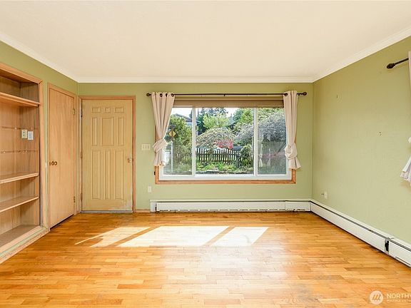 4th image of 623 E 10th St