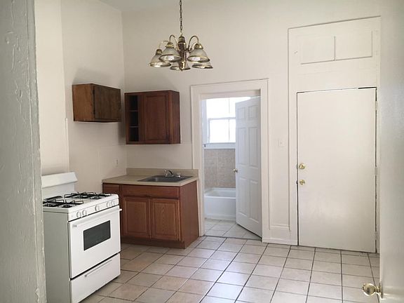 2nd image of 3029 Iberville St #3029