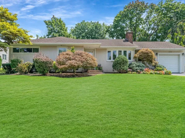1934 Lilac Drive, Westbury, NY 11590