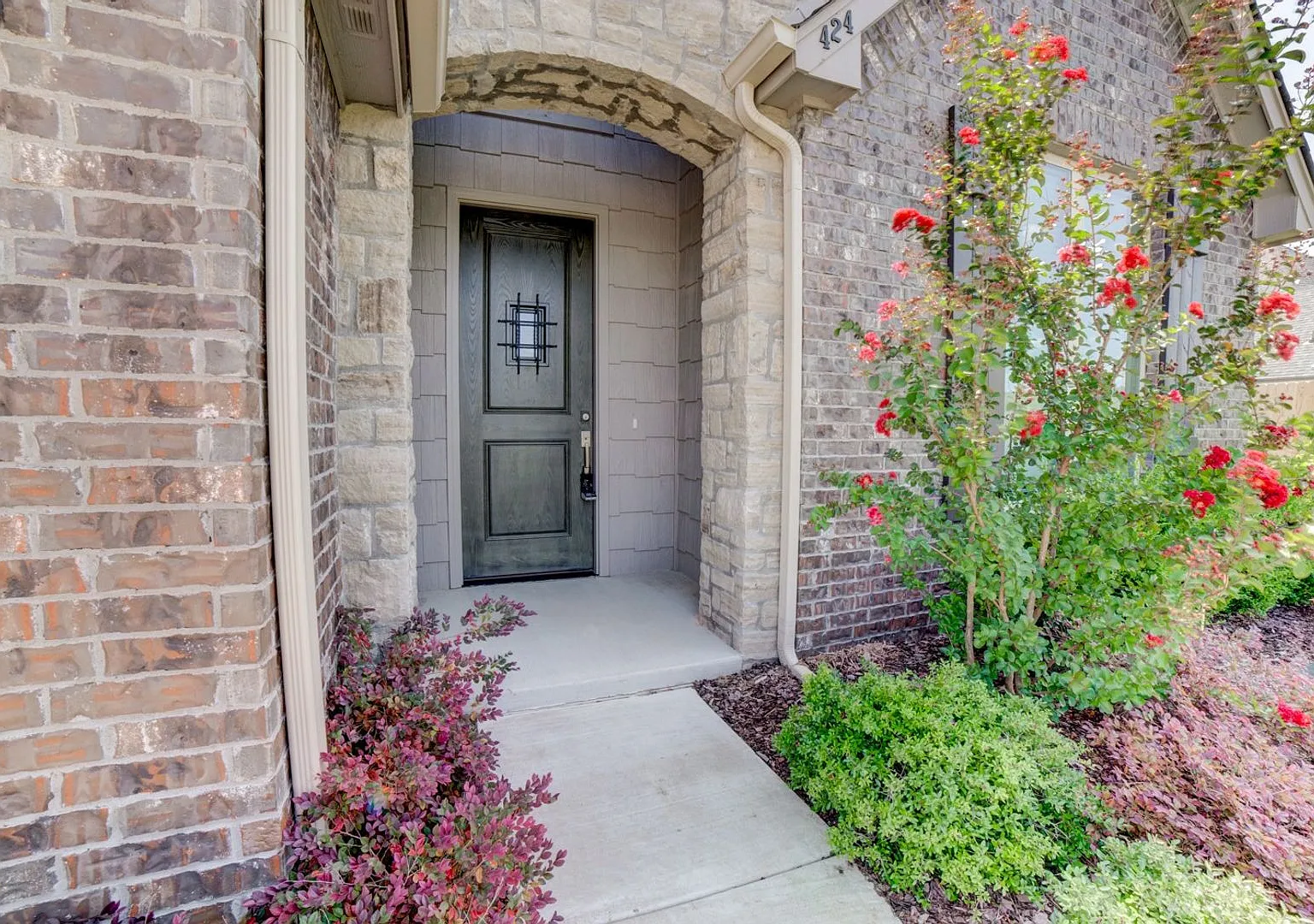 Jenks Luxury Living — Photo 4