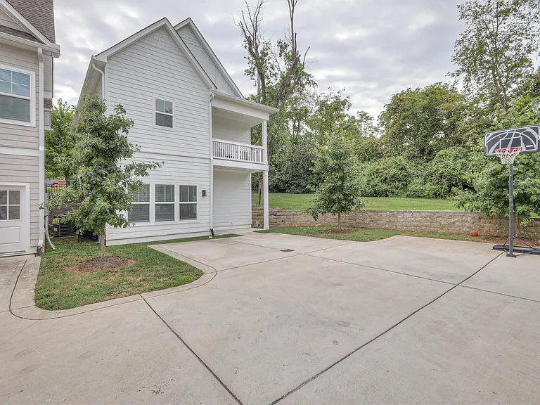 901 Curdwood Blvd — Photo 20