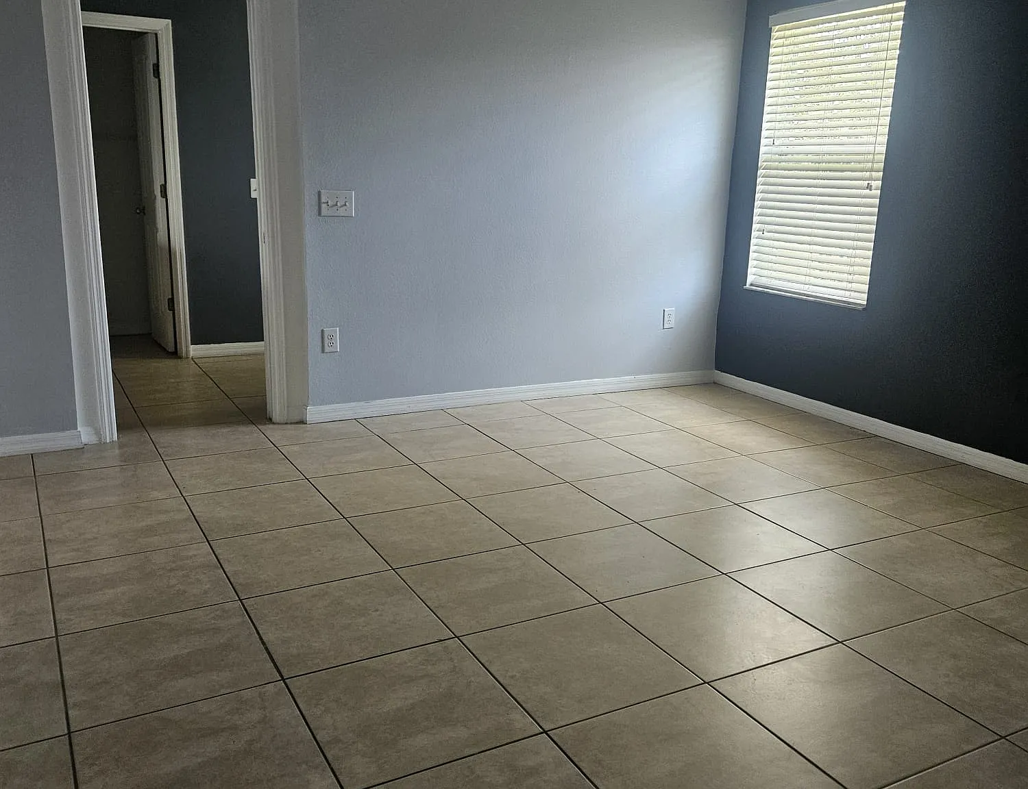 4 bed, 2198 sqft, $2,300 — Photo 3