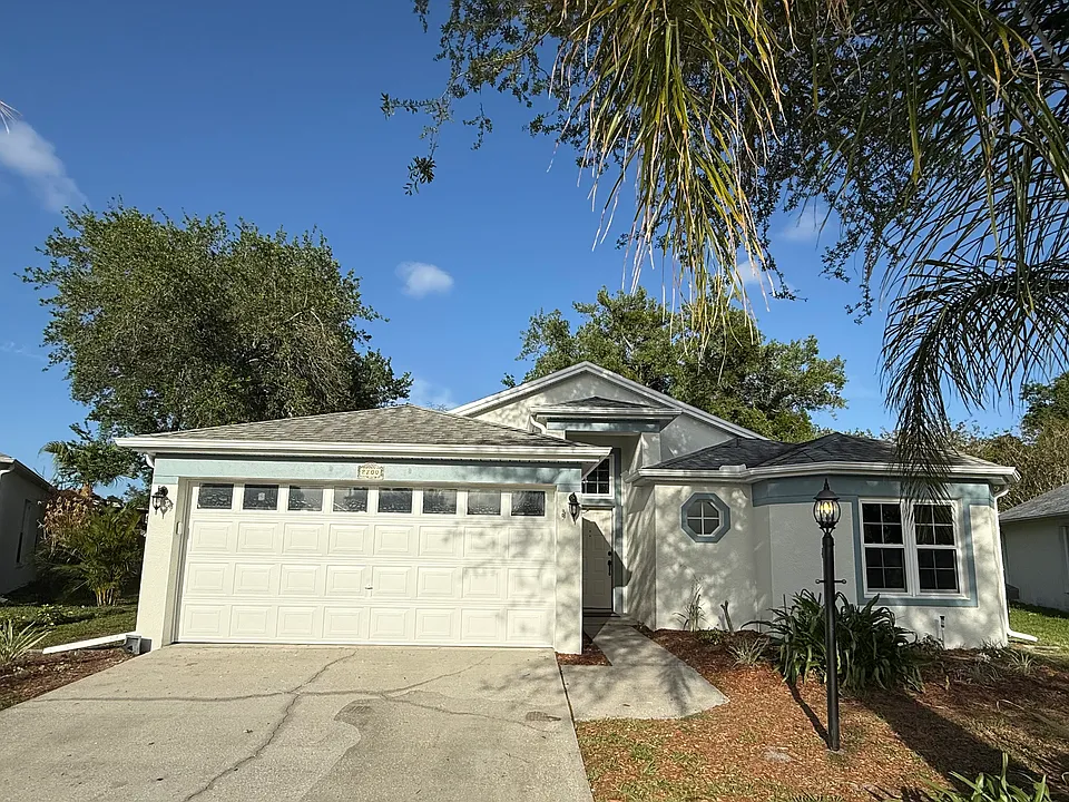 2700 Alicia Ln