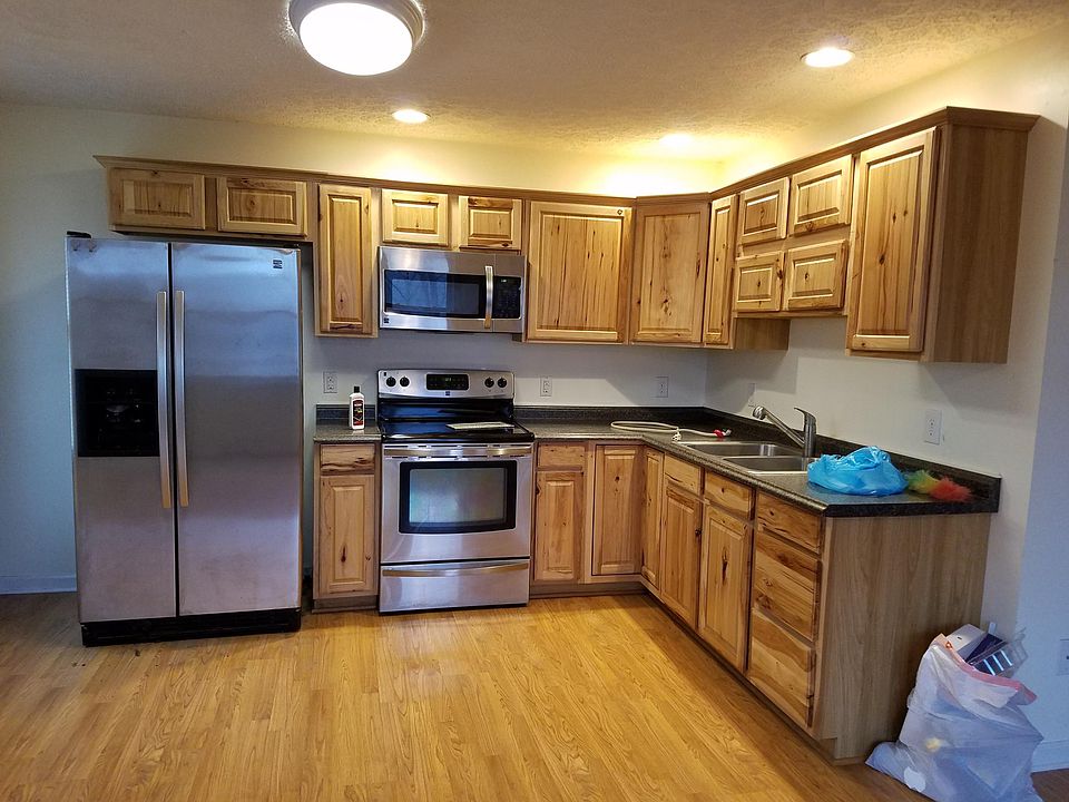 2nd image of 28 Cabin Ln