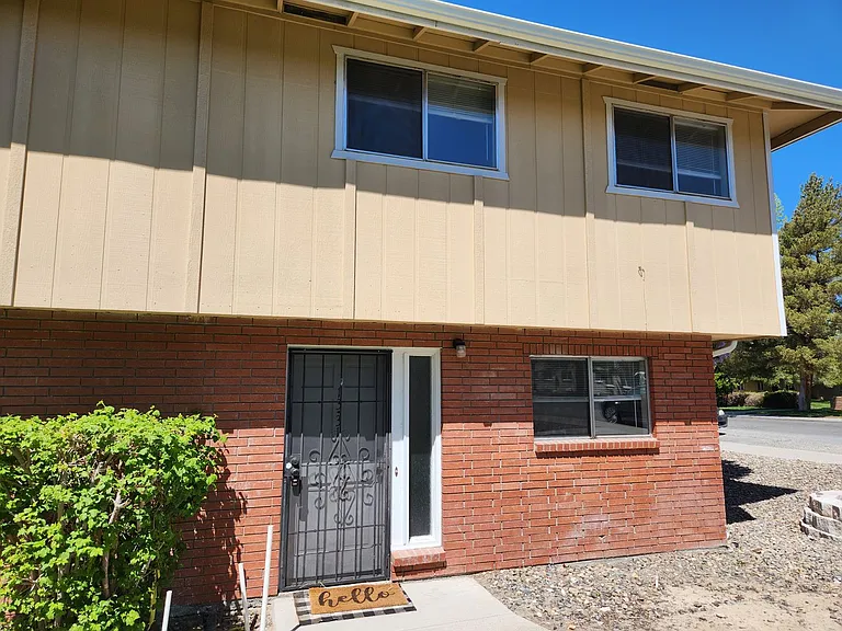 1331 N Green Ct — Photo 1