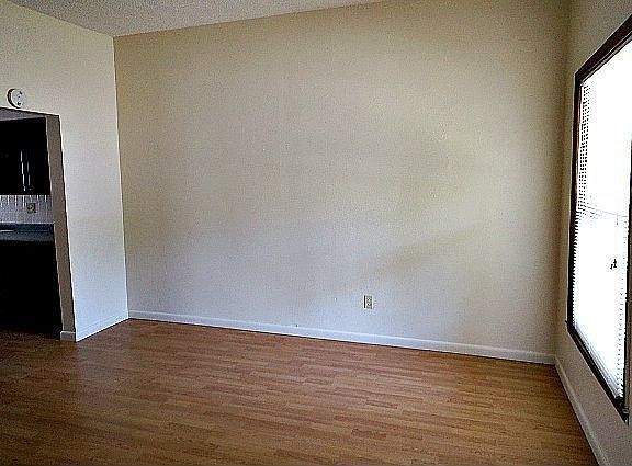 3rd image of 306 E Park St
