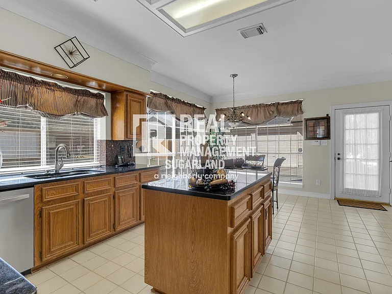 4410 Heatherwilde St — Photo 39