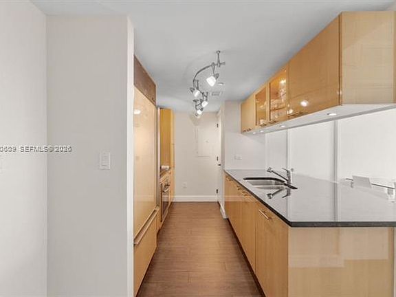 4th image of 6801 Collins Ave #Cu-lph10